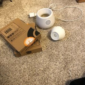 Tao Clean facial brush & sanitizing station